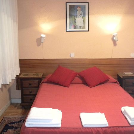 Hostal San Martin Madryt Zewnętrze zdjęcie