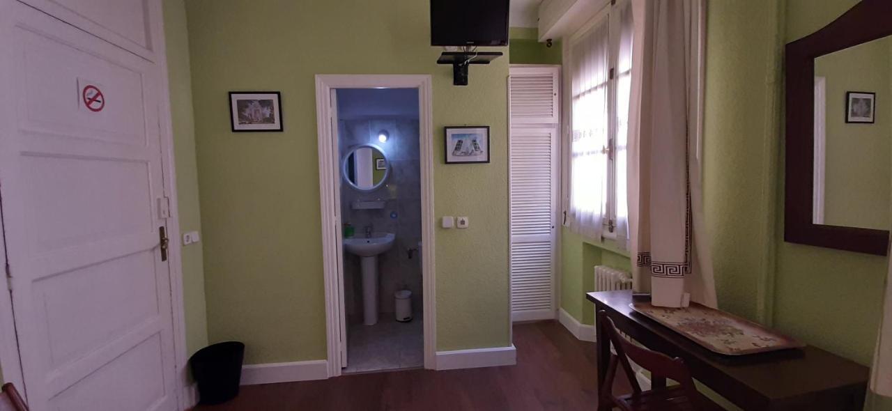 Hostal San Martin Madryt Zewnętrze zdjęcie