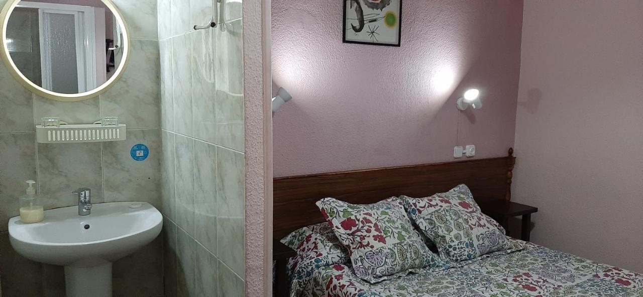 Hostal San Martin Madryt Zewnętrze zdjęcie