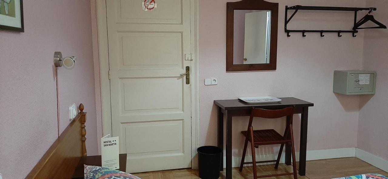 Hostal San Martin Madryt Zewnętrze zdjęcie