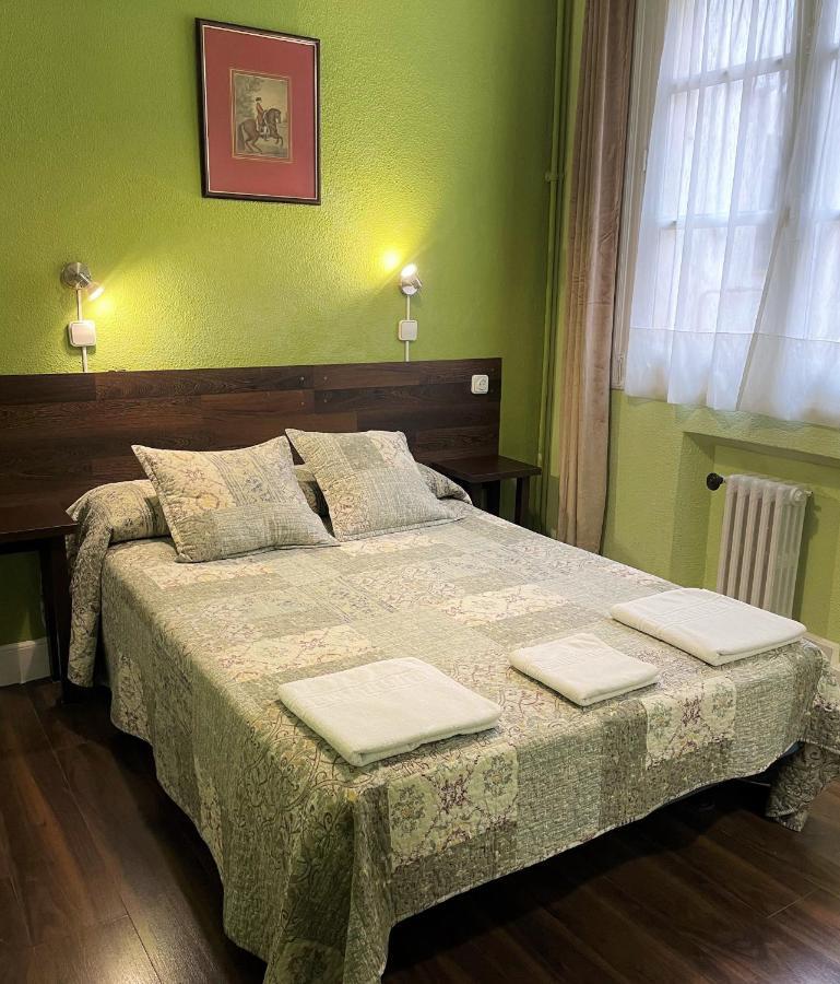 Hostal San Martin Madryt Zewnętrze zdjęcie