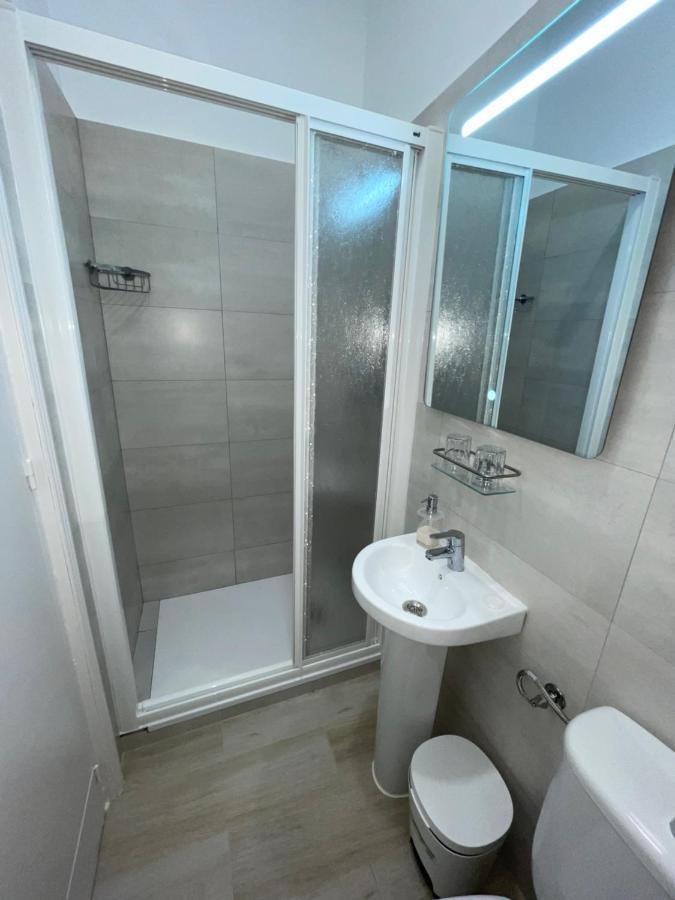 Hostal San Martin Madryt Zewnętrze zdjęcie