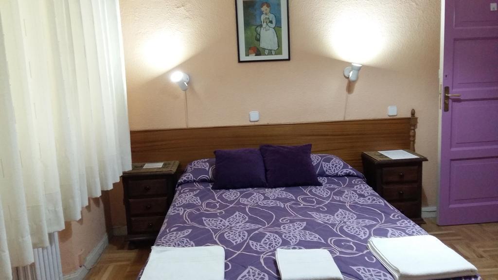 Hostal San Martin Madryt Zewnętrze zdjęcie